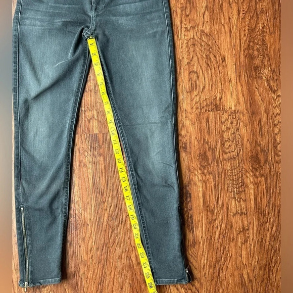7 For All Mankind The Skinny Black Gray Distressed Jeans Side Zipper Leg Size 25 - Picture 3 of 8